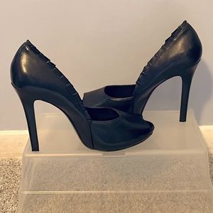 Gianni Bini Black Pumps with Ruffled Trim